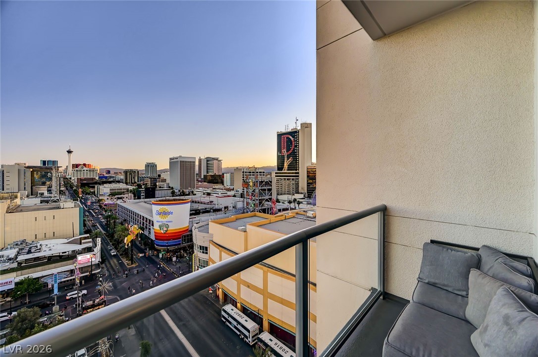Photo 45 of 99, 150 Las Vegas Boulevard #1507
