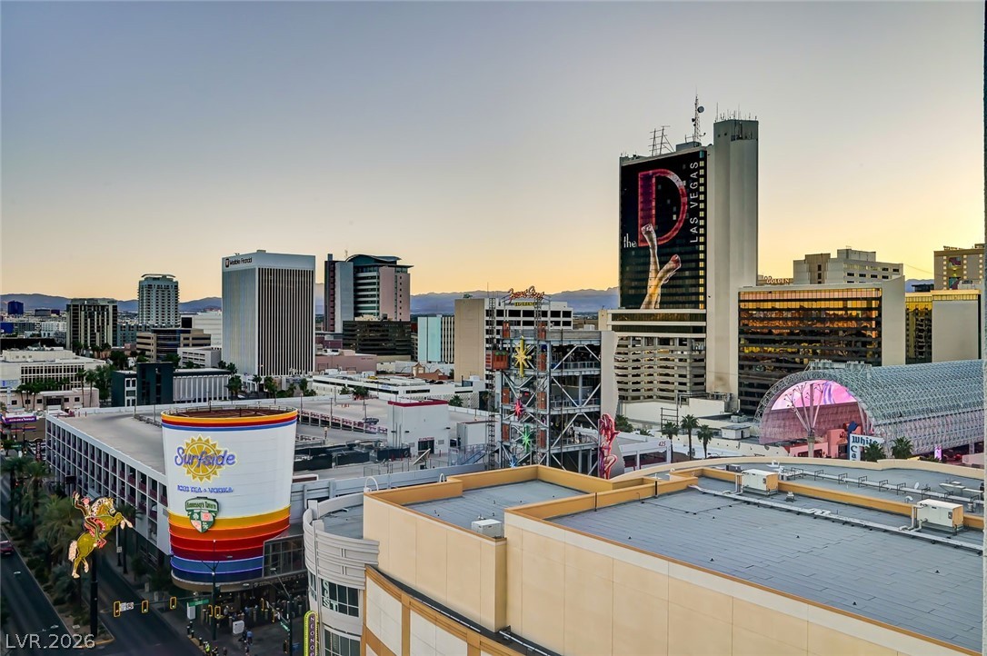 Photo 48 of 99, 150 Las Vegas Boulevard #1507