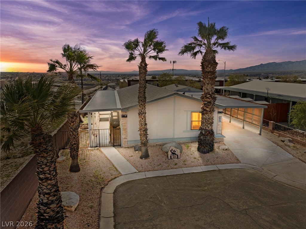 1611 Esquina Street, Laughlin 89029