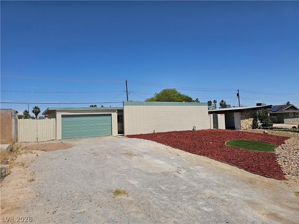 Photo 2 of 1074 King Richard Avenue