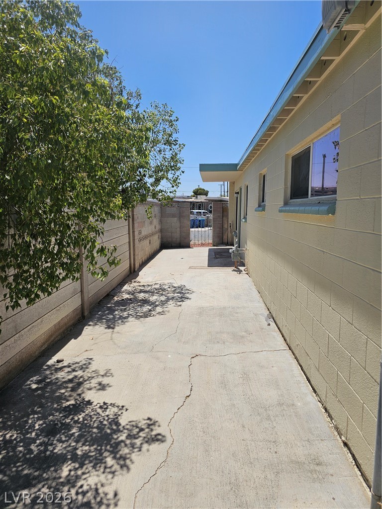 Photo 31 of 41, 1074 King Richard Avenue