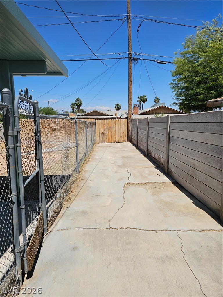 Photo 32 of 41, 1074 King Richard Avenue