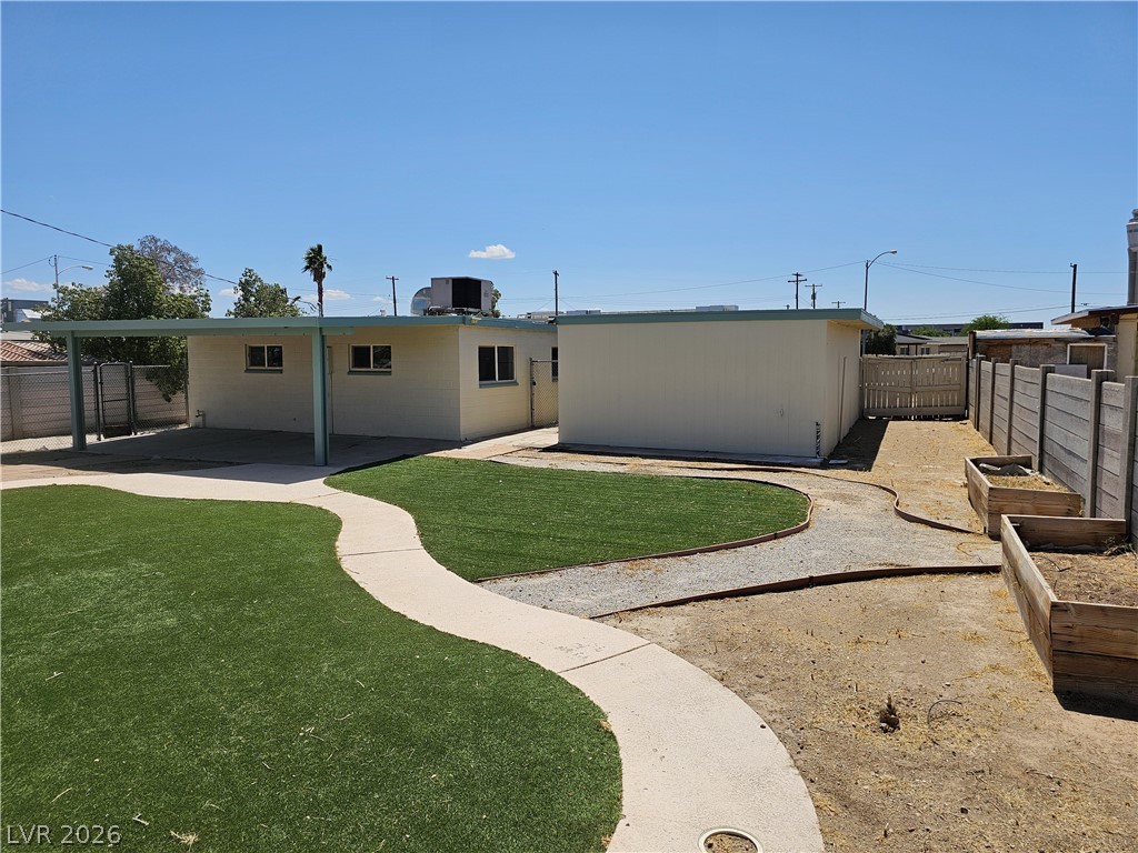 Photo 8 of 41, 1074 King Richard Avenue