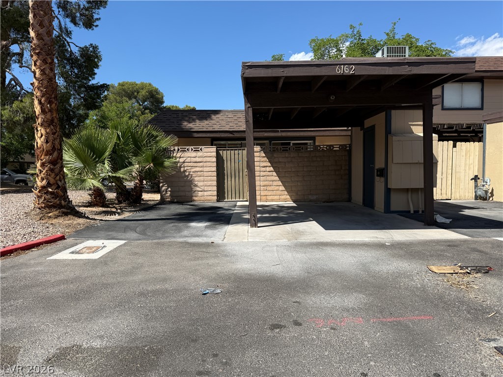 Photo 4 of 6162 Meadow Vista Lane