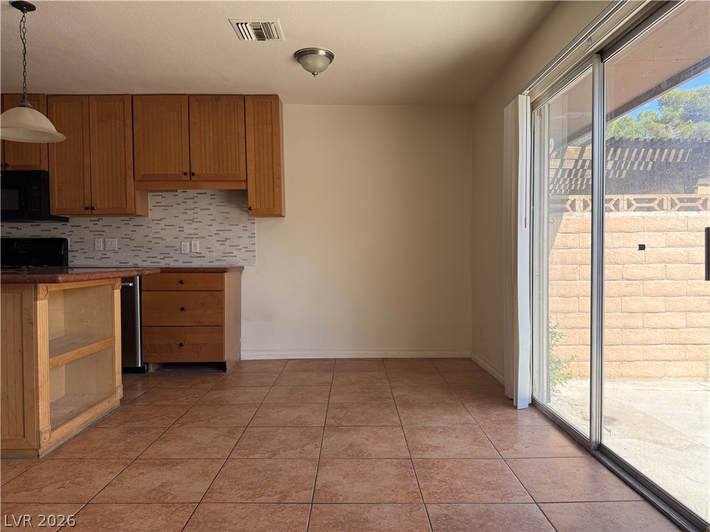 Photo 13 of 28, 6162 Meadow Vista Lane