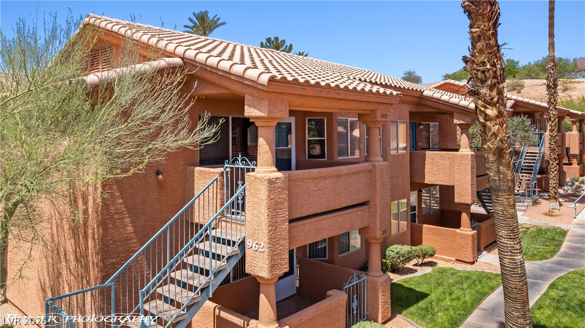 Photo 4 of 962 Mesquite Springs Drive #202