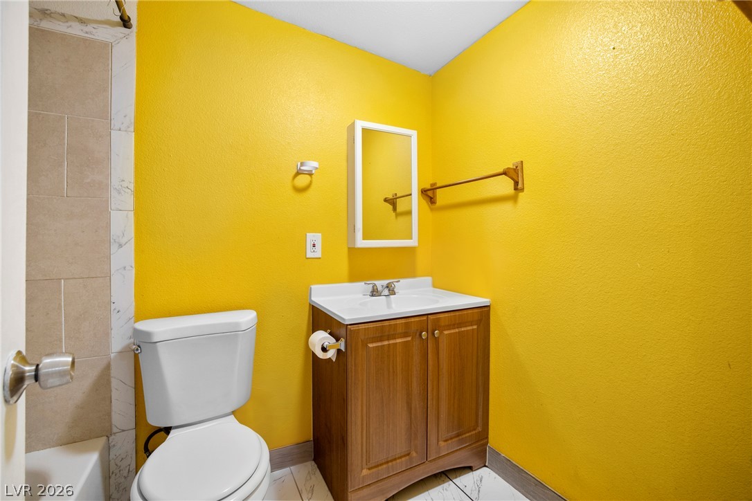Photo 6 of 27, 344 S Mallard Street