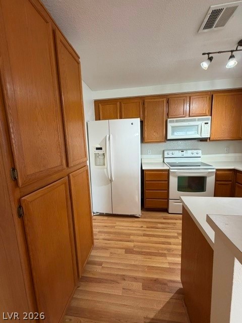 Photo 9 of 29, 2200 Highpointe Drive #201