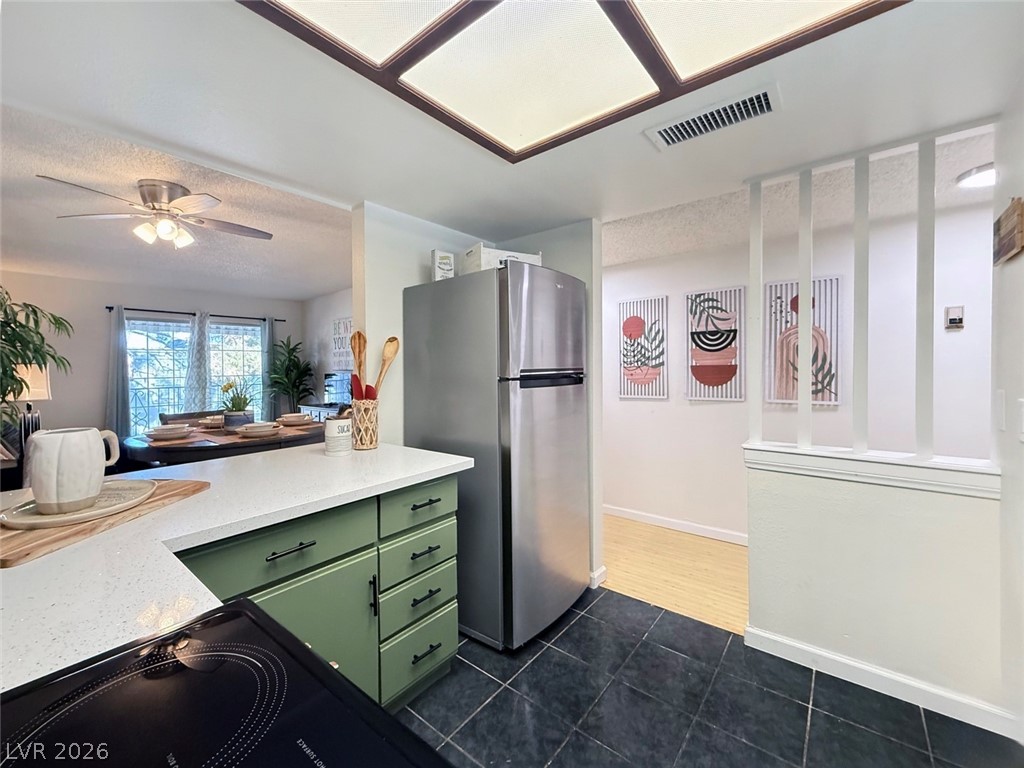 Photo 16 of 17, 3823 S Maryland Parkway #T6