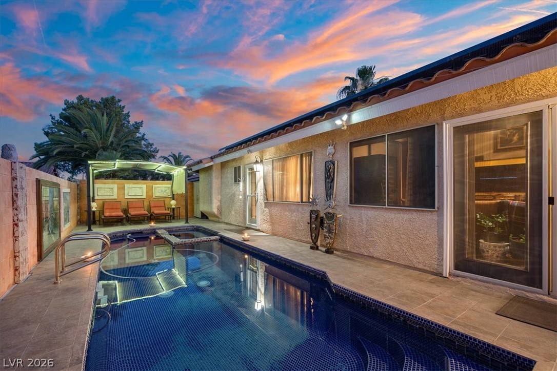 Photo 3 of 2524 Sunset Beach Lane