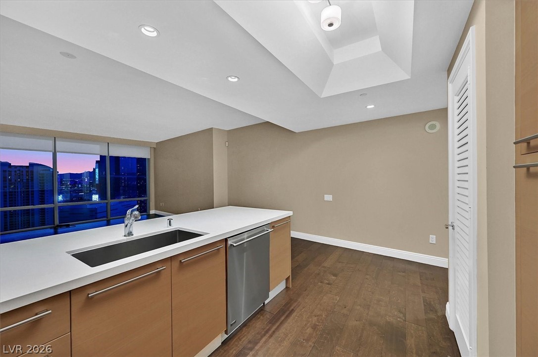 Photo 10 of 57, 222 Karen Avenue #3802