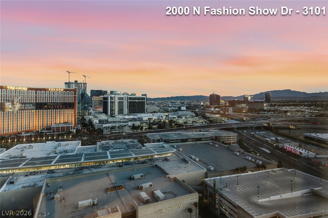 Photo 52 of 59, 2000 N Fashion Show Drive #3101