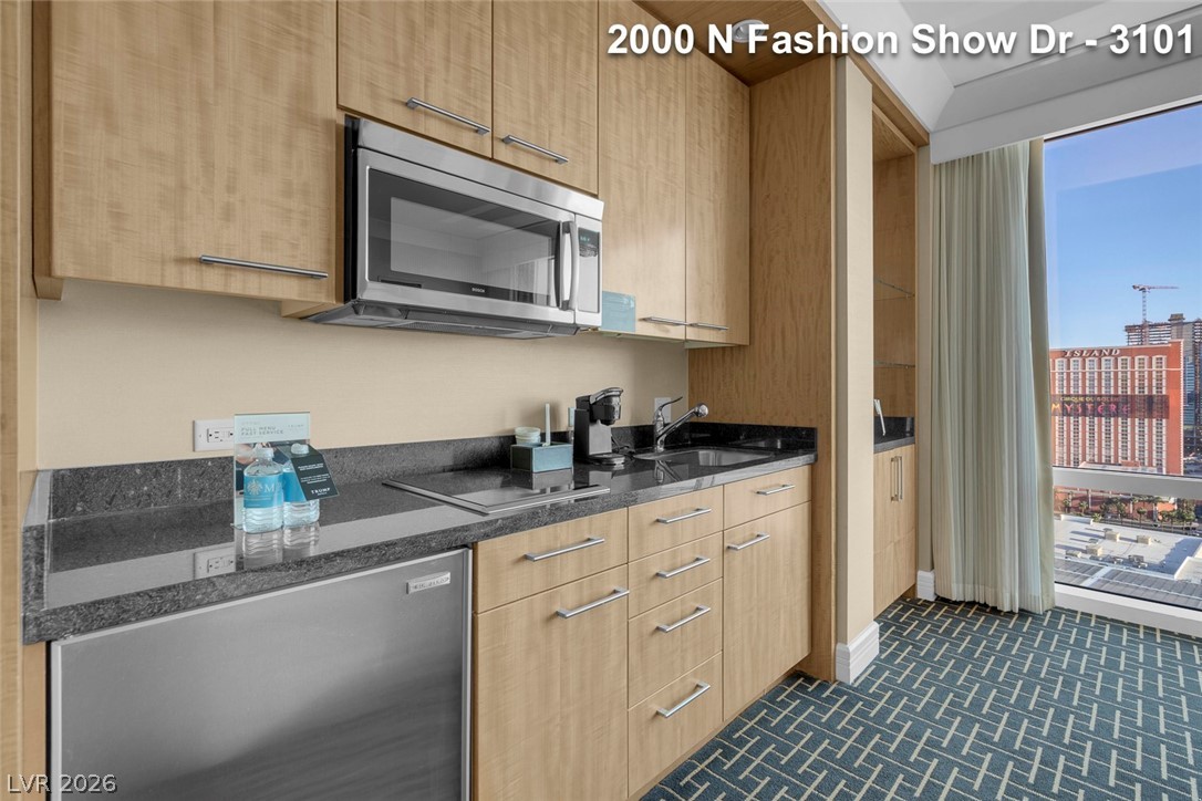 Photo 20 of 59, 2000 N Fashion Show Drive #3101