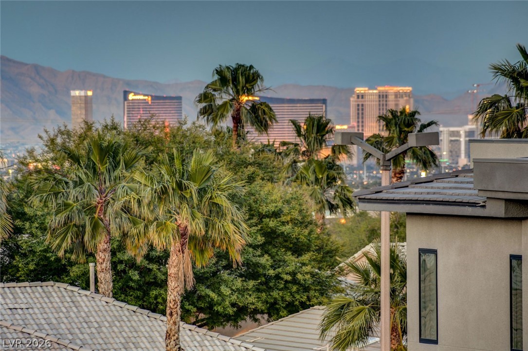 Photo 12 of 61, 10738 Desert Heights Avenue