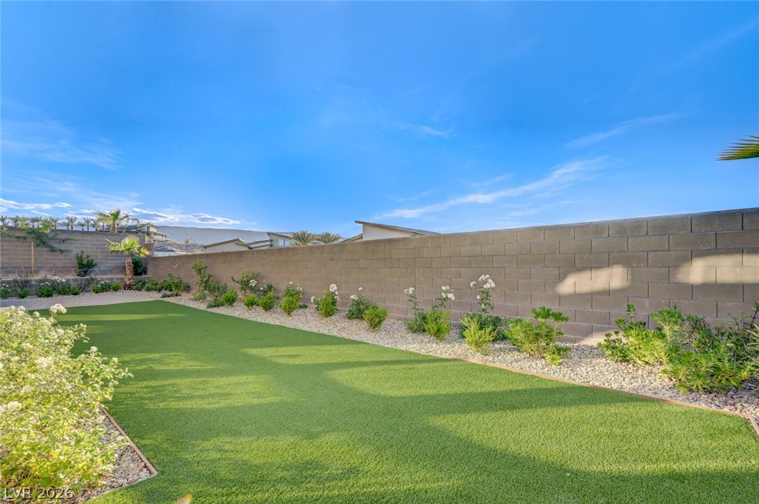 Photo 7 of 61, 10738 Desert Heights Avenue