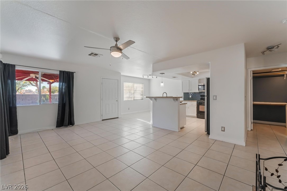 Photo 7 of 41, 8317 Sky Canyon Court