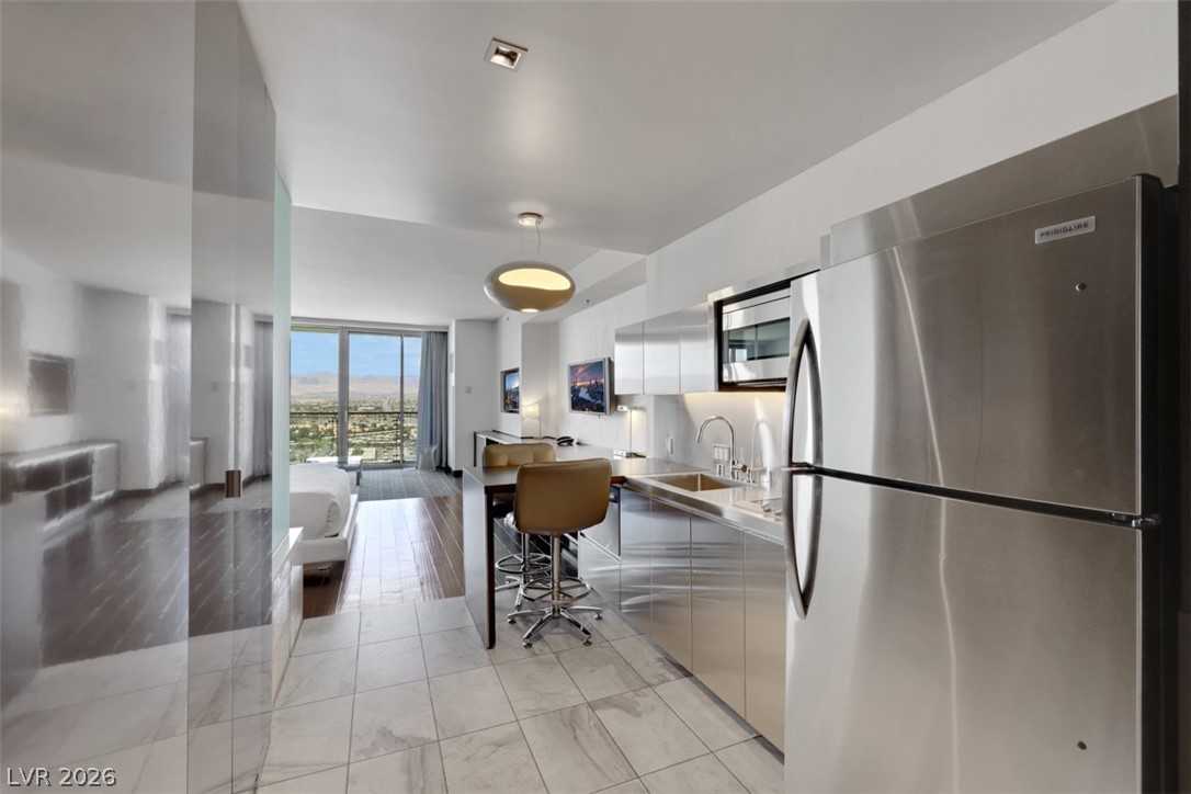 Photo 3 of 4381 W Flamingo Road #3003
