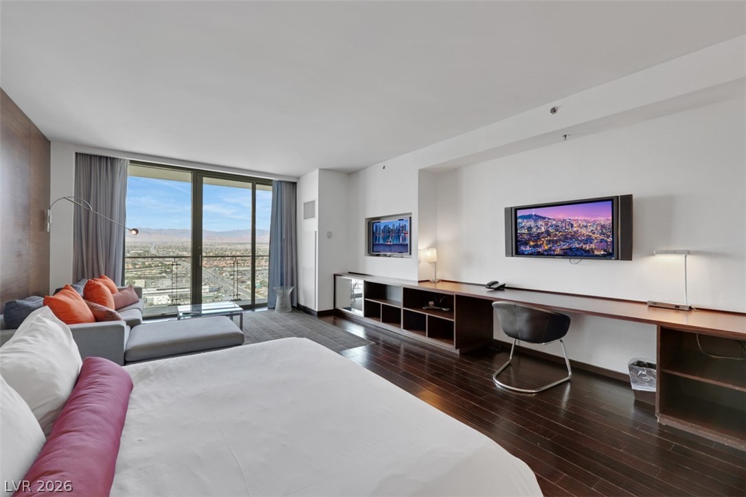 Photo 13 of 28, 4381 W Flamingo Road #3003