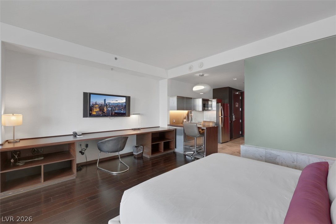 Photo 15 of 28, 4381 W Flamingo Road #3003