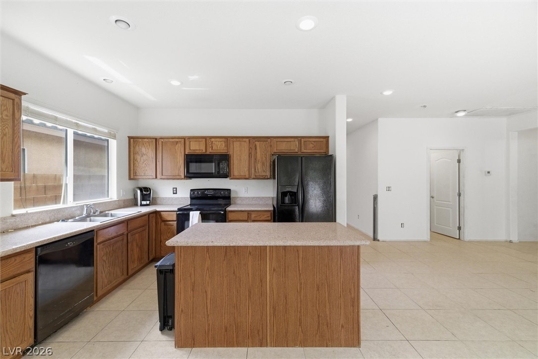 Photo 4 of 4721 S Adriano Way