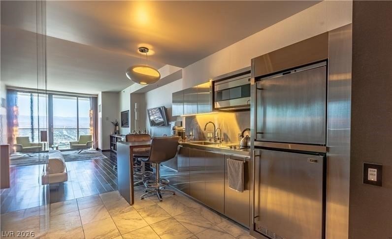 Photo 8 of 22, 4381 W Flamingo Road #5007