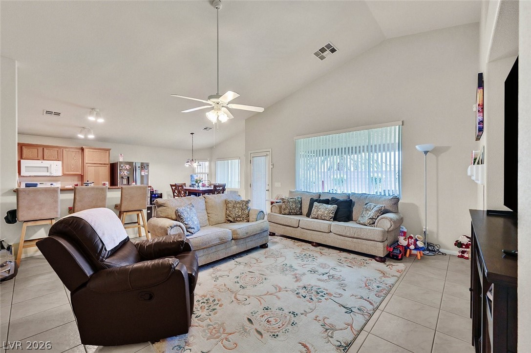 Photo 6 of 31, 3704 Waynesvill Street