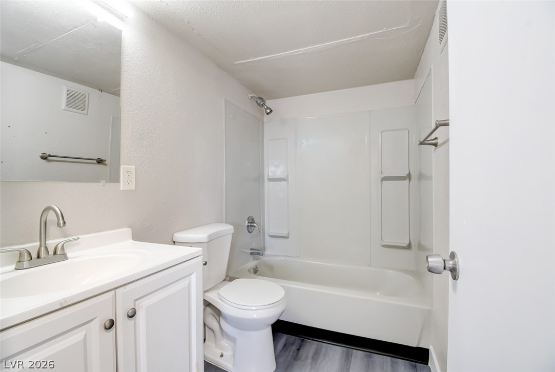 Photo 9 of 17, 625 S Royal Crest Circle #13