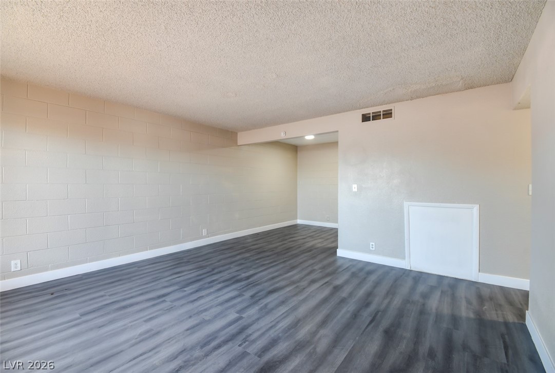 Photo 16 of 17, 625 S Royal Crest Circle #13
