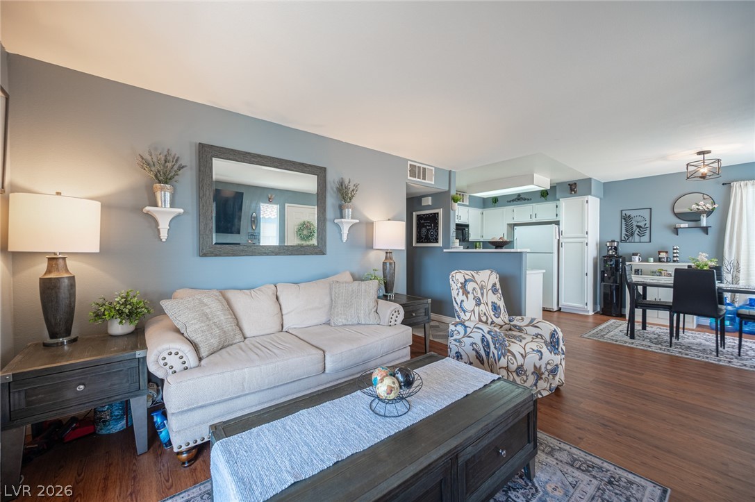 Photo 10 of 44, 3425 E Russell Road #251