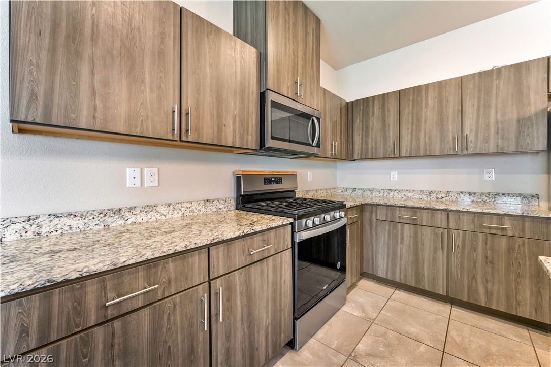 Photo 13 of 42, 3759 Corellia Avenue