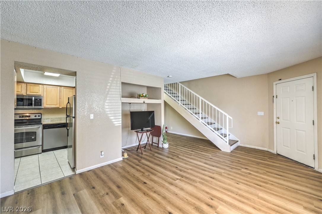 Photo 7 of 26, 100 S Crestline Drive #65