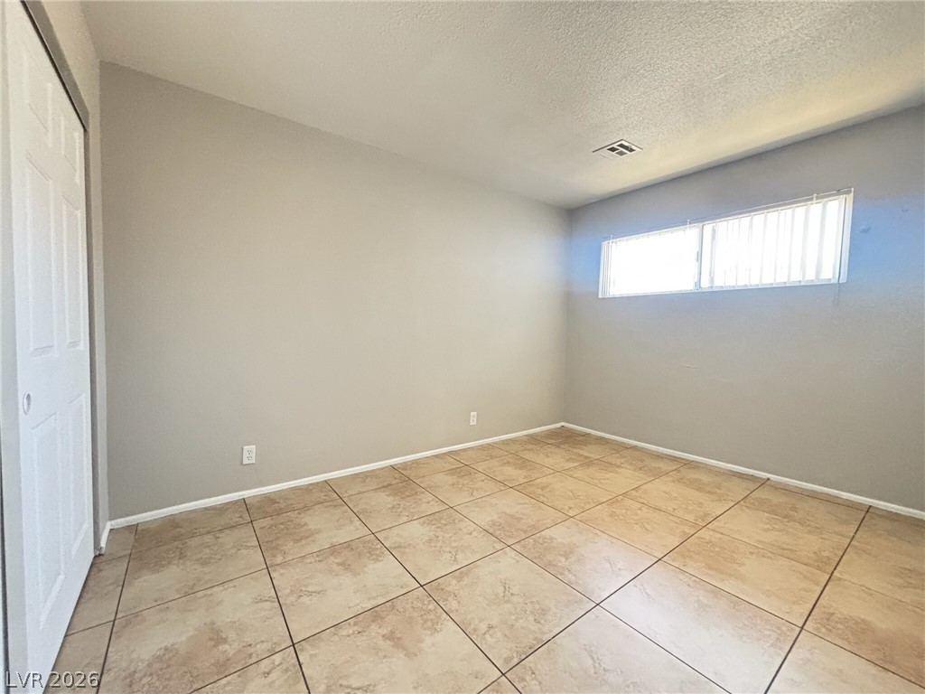 Photo 7 of 23, 720 N 10th Street