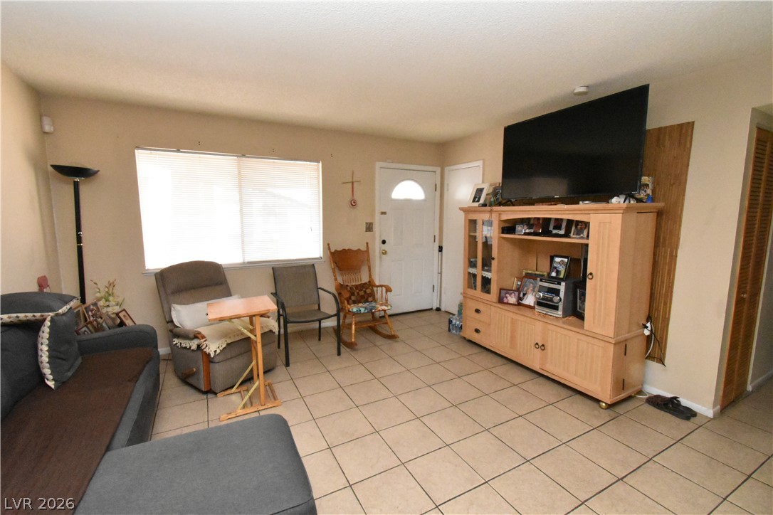 Photo 5 of 417 Duke Avenue