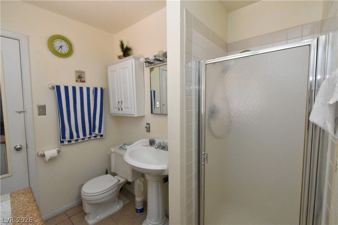 Photo 17 of 23, 417 Duke Avenue