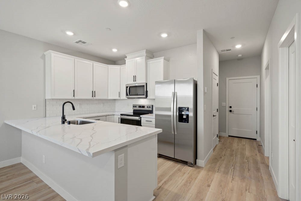 Photo 3 of 10688 Roselawn Avenue
