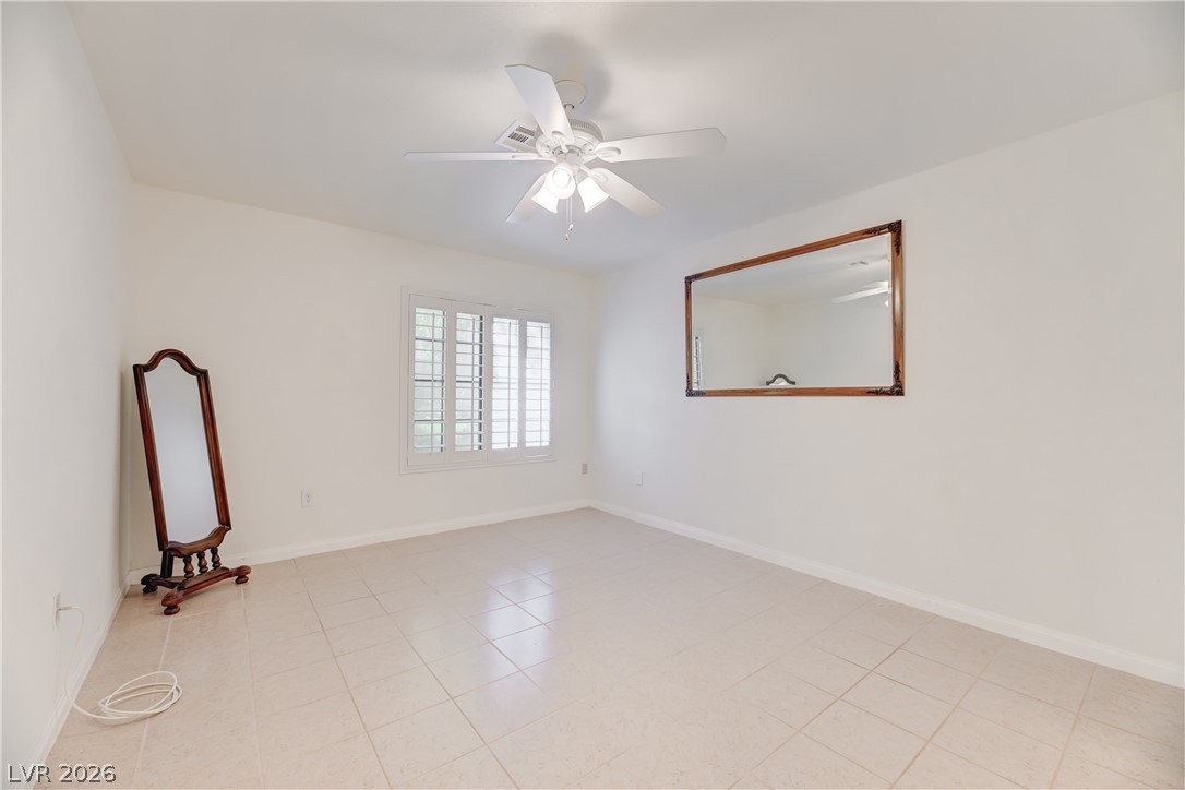 Photo 10 of 31, 4835 S Torrey Pines Drive #104