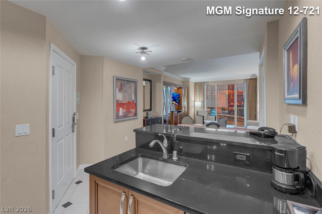 Photo 29 of 58, 135 E Harmon Avenue #1221