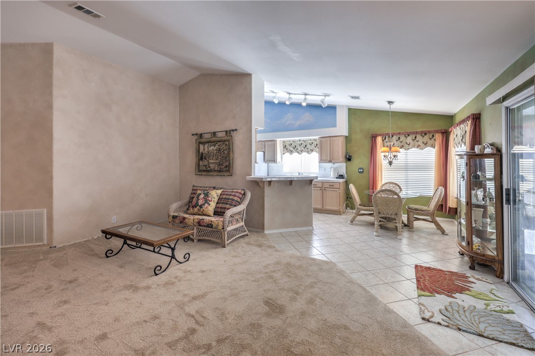 Photo 8 of 29, 1046 Armillaria Street