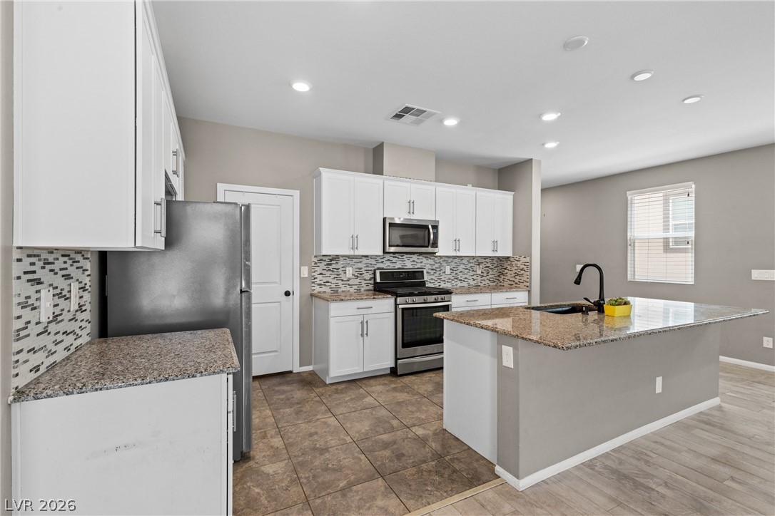 Photo 4 of 10925 Prudhoe Bay Street