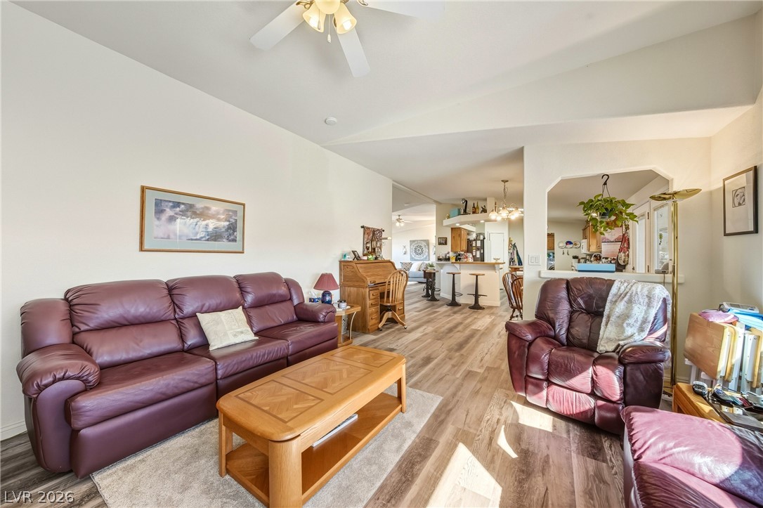 Photo 5 of 1535 E Pumice Avenue