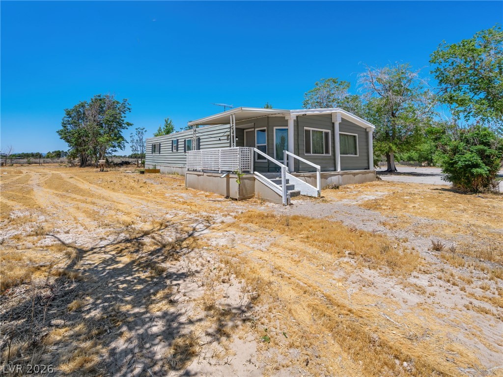 Photo 4 of 420 E Quartz Avenue