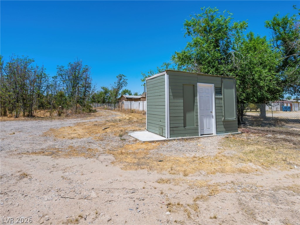 Photo 10 of 76, 420 E Quartz Avenue