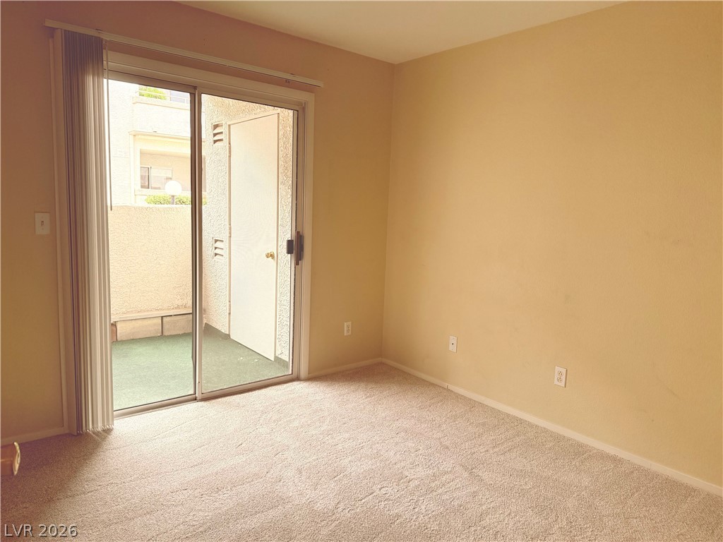 Photo 9 of 13, 3125 N Buffalo Drive #1135