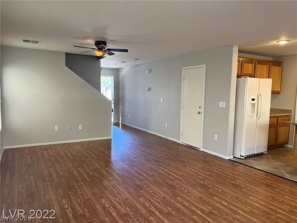 Photo 5 of 7320 Camden Pine Avenue