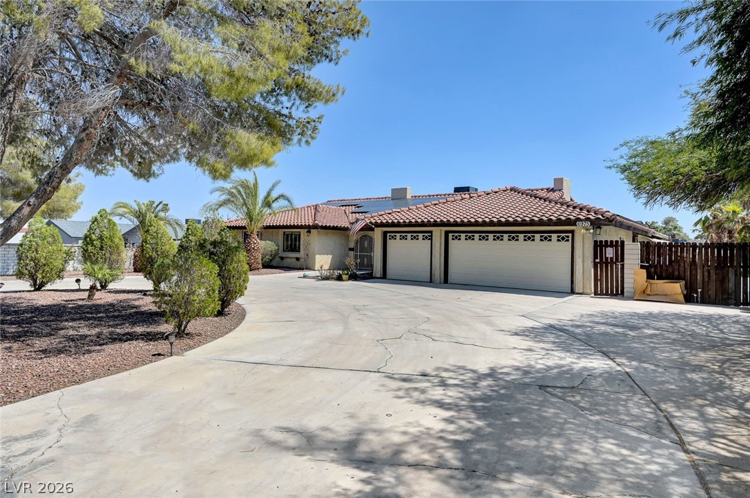 Photo 2 of 6975 Obannon Drive