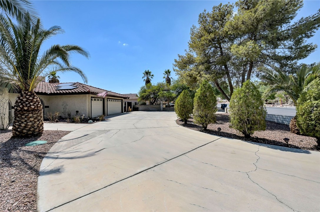 Photo 3 of 6975 Obannon Drive