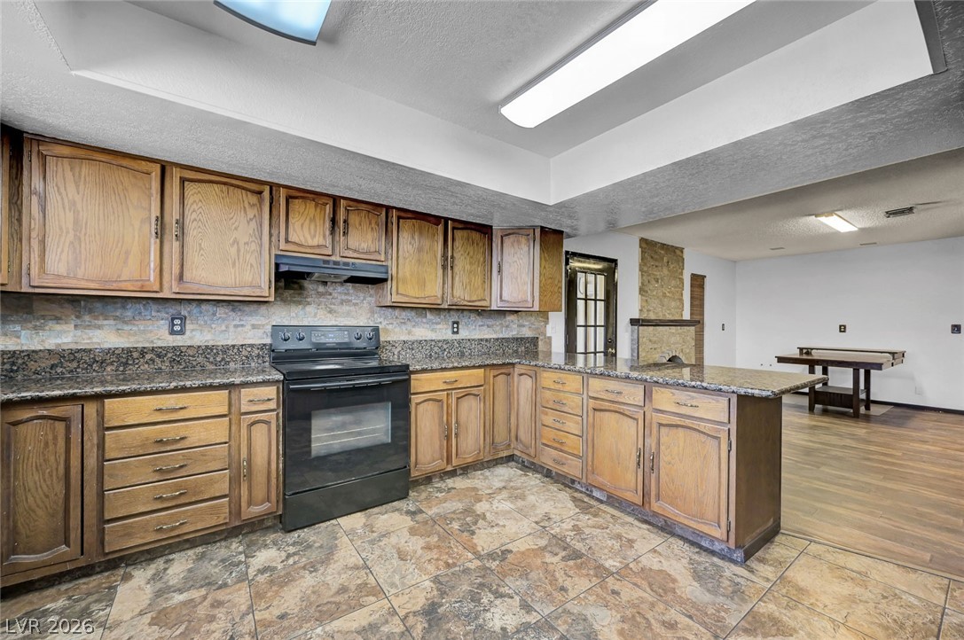 Photo 17 of 66, 6975 Obannon Drive