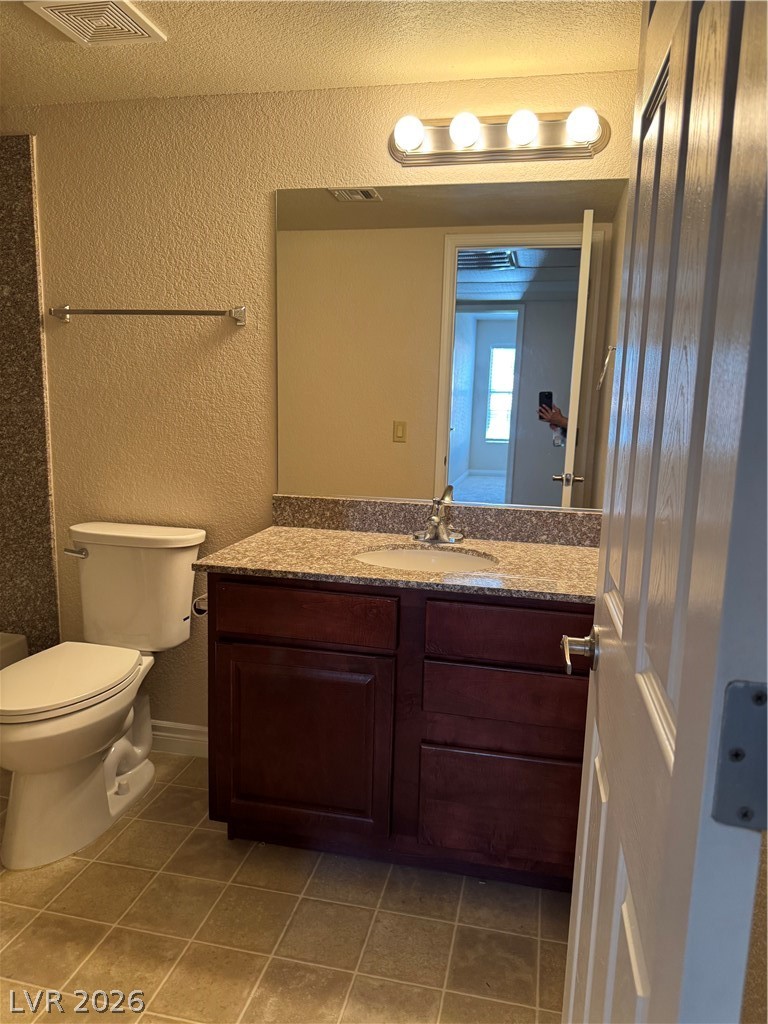 Photo 9 of 22, 2606 S Durango Drive #235