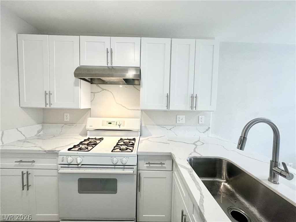 Photo 6 of 28, 2525 Sierra Bello Avenue #103