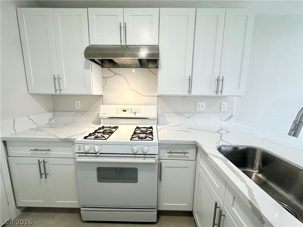Photo 9 of 28, 2525 Sierra Bello Avenue #103